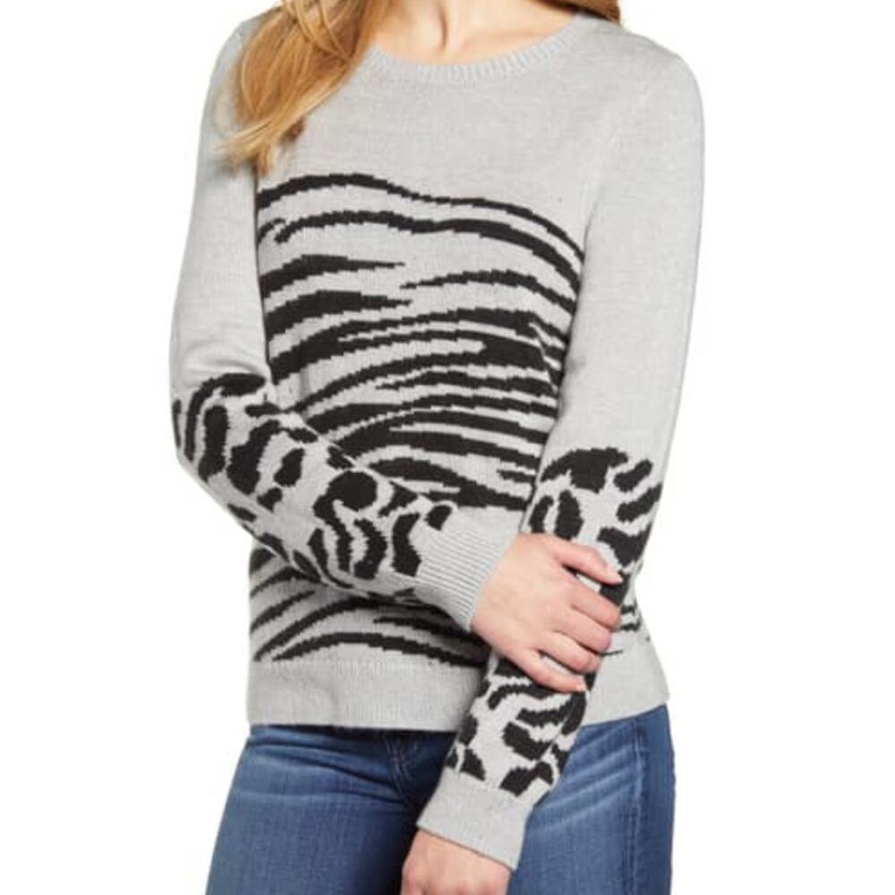 Lucky Brand Women's Gray/Black Animal Print Crew Neck Long Sleeve Sweater - Picture 2 of 6